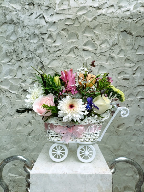 עגלת פרחים לבת