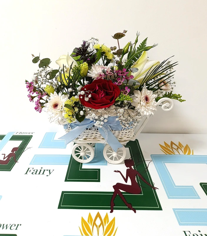 עגלת פרחים לבן