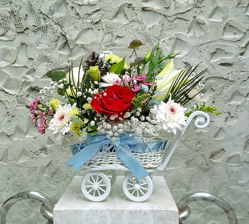 עגלת פרחים לבן