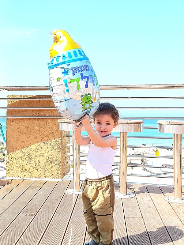 מתוק נולד 18