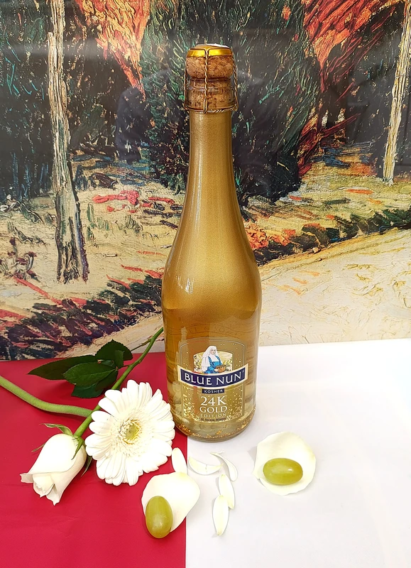 Blue Nun יין לבן יבש מבעבע