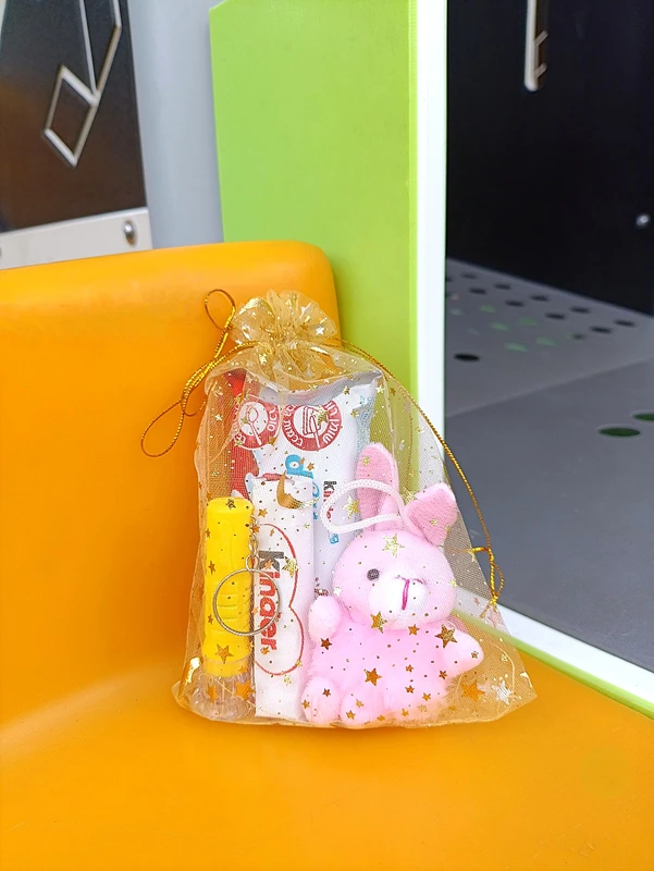 מתנה לילדות לי שי