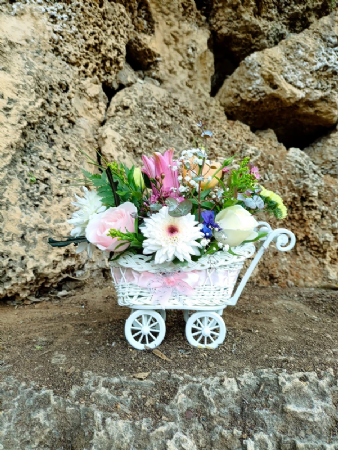 עגלת פרחים לבת