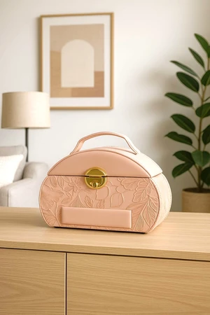 תיק קוסמטיקה